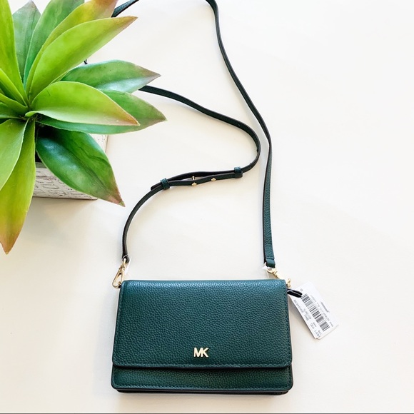 MICHAEL Michael Kors Handbags - NWT Michael Kors Phone Crossbody Wallet